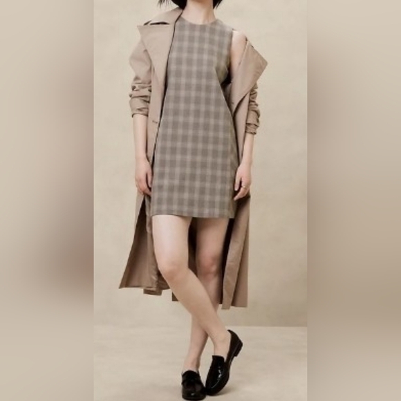 Banana Republic Women's Sleeveless Crewneck Plaid Shift Mini Dress Neutral Plaid - Picture 1 of 9